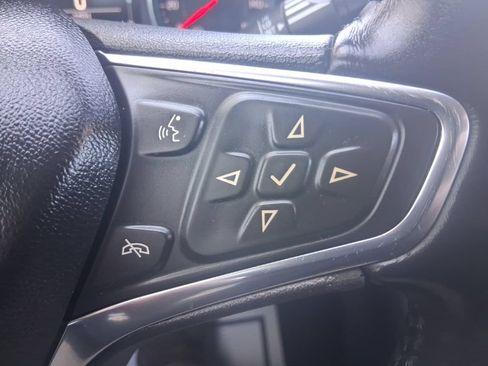 Used 2017 Chevrolet Malibu LT FWD image 20