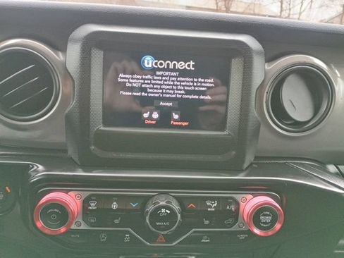 Used 2022 Jeep Wrangler Sport AWD/4WD image 26
