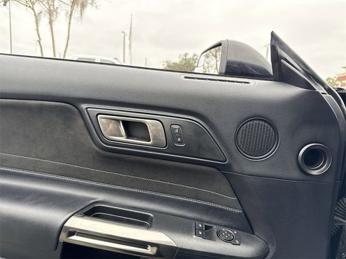 Used 2018 Ford Mustang Shelby GT350 w/ Convenience Package image 12