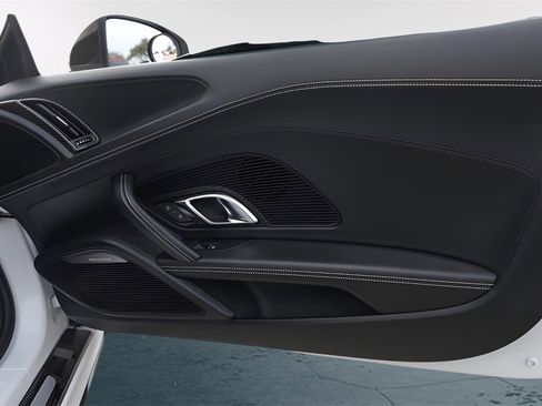 Used 2018 Audi R8 V10 plus image 32