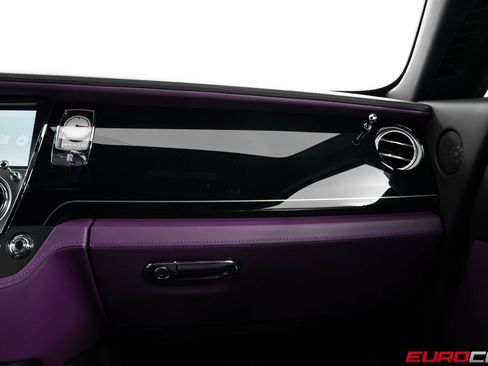 Used 2016 Rolls-Royce Wraith RWD image 32