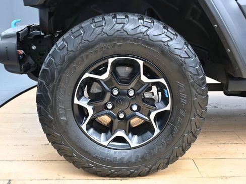 Used 2022 Jeep Wrangler Unlimited Rubicon 4xe AWD/4WD image 12