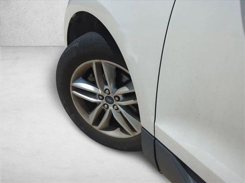 Used 2018 Ford Edge SEL w/ Equipment Group 201A FWD image 10