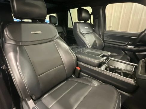 Used 2025 Ford Expedition Platinum w/ Stealth Performance Package AWD/4WD image 14