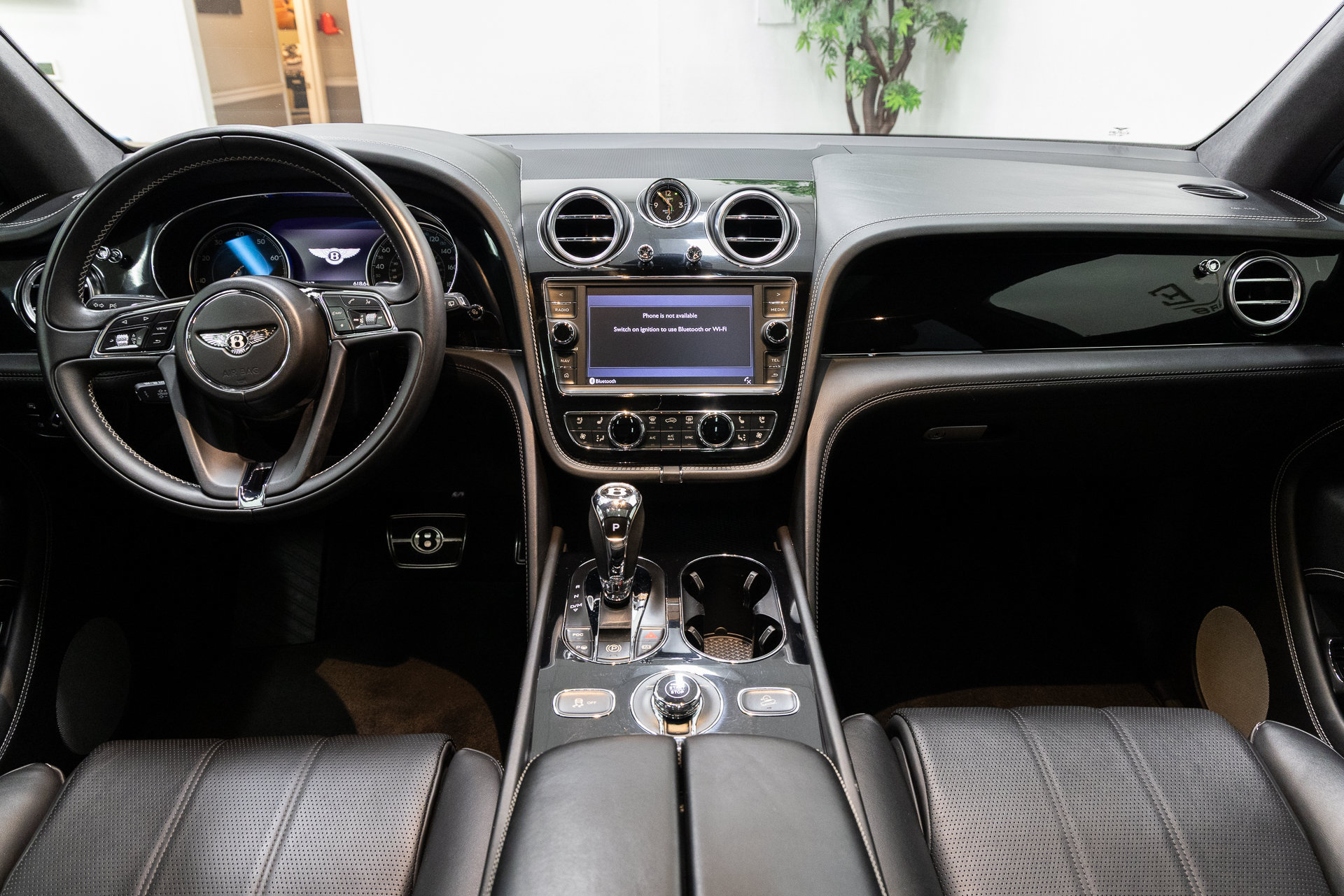 Used 2019 Bentley Bentayga AWD/4WD image 5