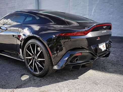Used 2020 Aston Martin V8 Vantage Coupe image 12