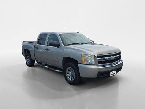 Used 2007 Chevrolet Silverado 1500 LT RWD image 2