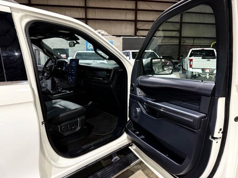 Used 2022 Ford Expedition Max Platinum AWD/4WD image 25