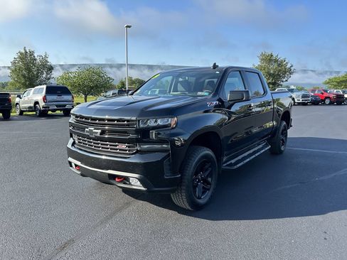 Used 2019 Chevrolet Silverado 1500 LT Trail Boss AWD/4WD image 3