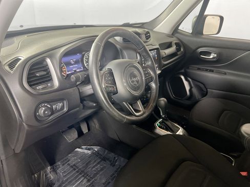 Used 2022 Jeep Renegade Latitude w/ Convenience Group AWD/4WD image 9