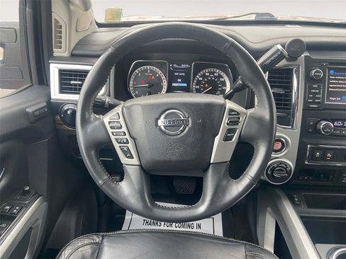 Used 2016 Nissan Titan SL image 12
