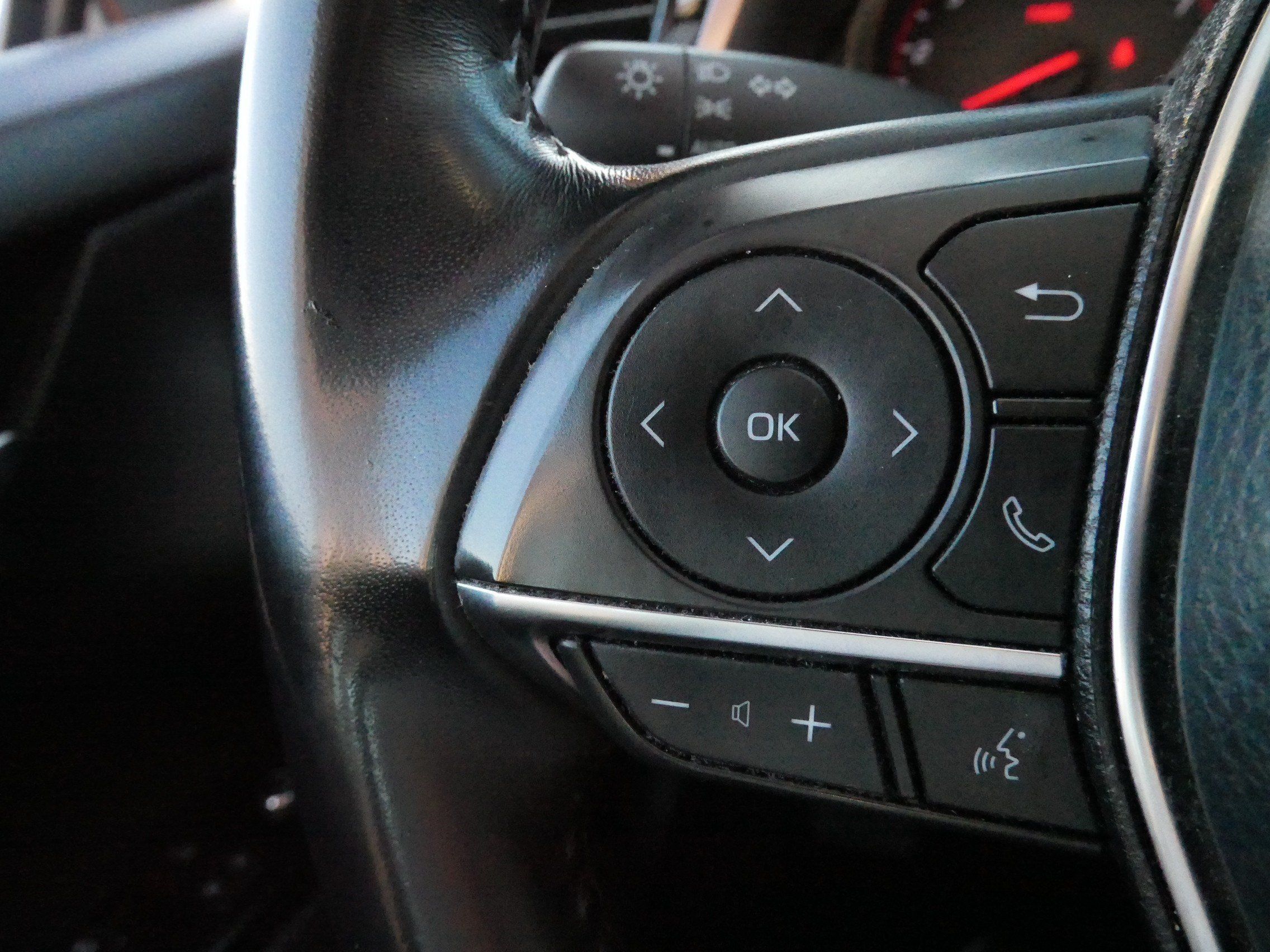 Used 2018 Toyota Camry XSE FWD image 26