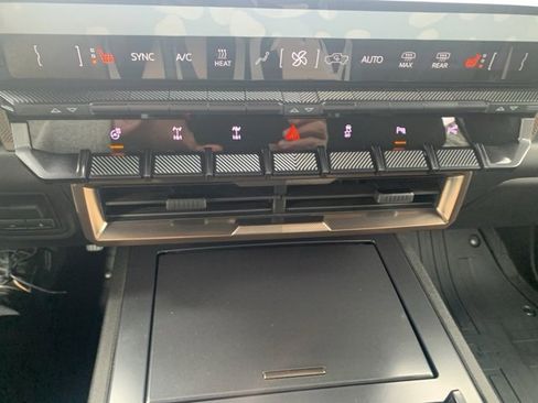 New 2024 GMC Hummer EV 2X w/ Extreme Off-Road Package image 26