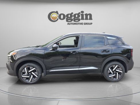 New 2026 Nissan Kicks SV w/ SV Premium Package FWD image 2