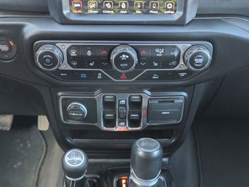 Used 2023 Jeep Wrangler Unlimited Sahara w/ Cold Weather Group image 17