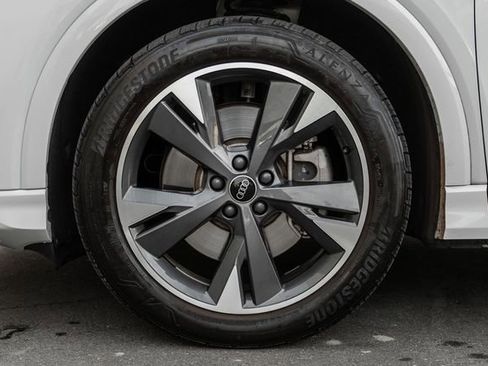 Used 2022 Audi Q4 e-tron Premium Plus image 15