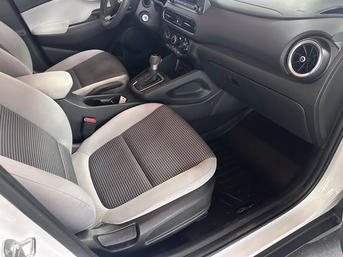 Used 2022 Hyundai Kona SE image 36