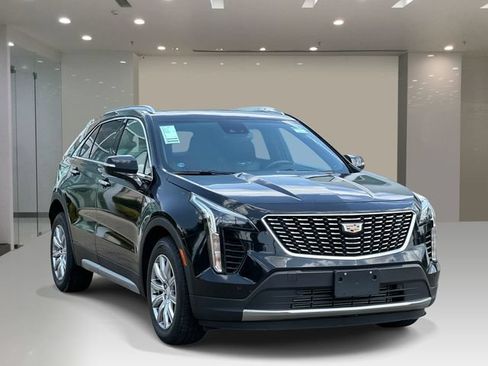Used 2023 Cadillac XT4 Premium Luxury w/ Driver Assist Package FWD image 6