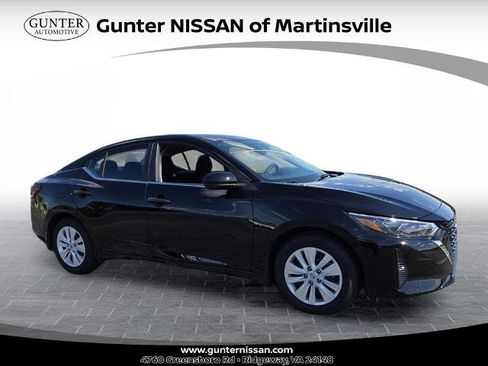 Certified 2025 Nissan Sentra S FWD image 1