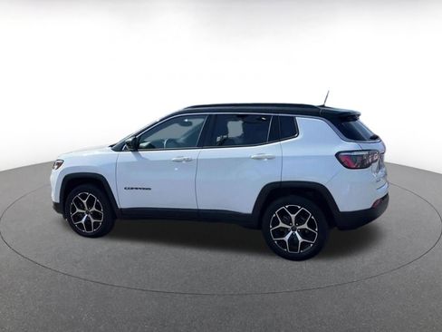 Used 2025 Jeep Compass Limited image 10