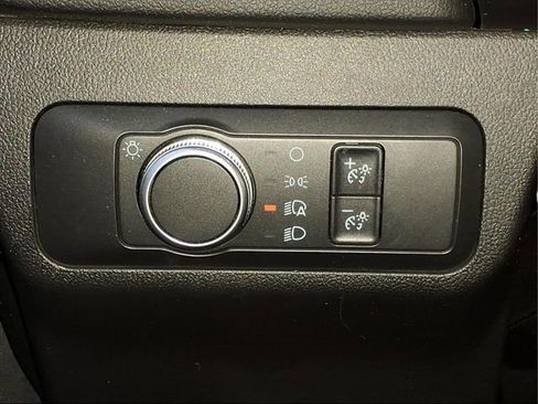 Used 2020 Ford Escape SE image 16