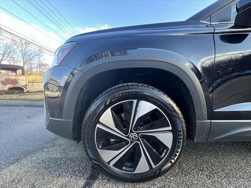 Used 2025 Volkswagen Taos SE AWD/4WD image 10