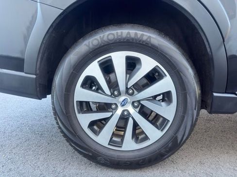 Used 2023 Subaru Outback Premium AWD/4WD image 32