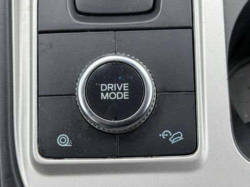 Used 2022 Ford Explorer XLT AWD/4WD image 29