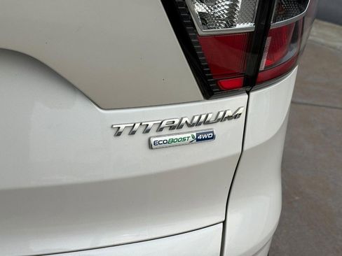 Used 2017 Ford Escape Titanium image 7