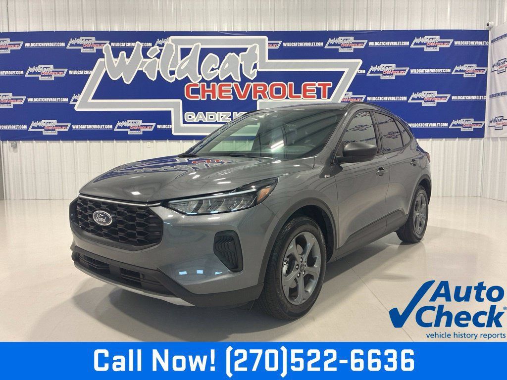 Used 2025 Ford Escape ST-Line FWD image 1