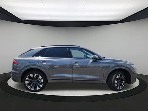 New 2025 Audi Q8 Premium image 8