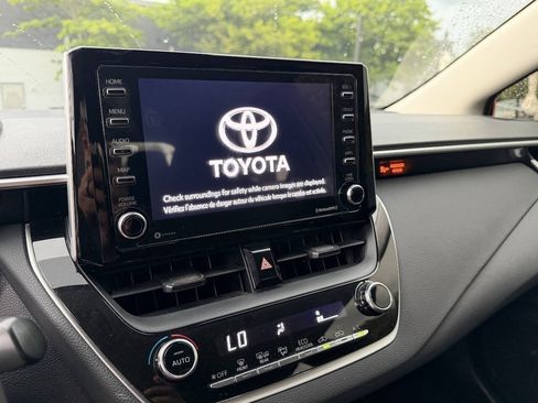 Used 2021 Toyota Corolla LE FWD image 15
