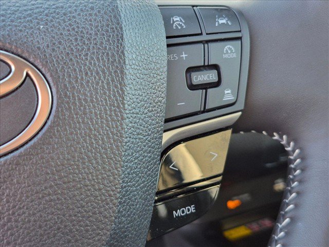 Used 2025 Toyota Camry SE w/ Convenience Package FWD image 14