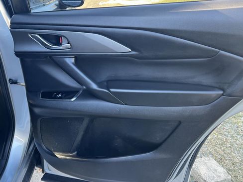 Used 2018 MAZDA CX-9 Touring image 32