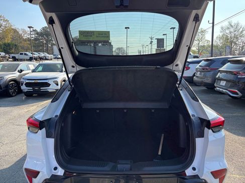 Used 2025 Buick Envista Sport Touring image 32