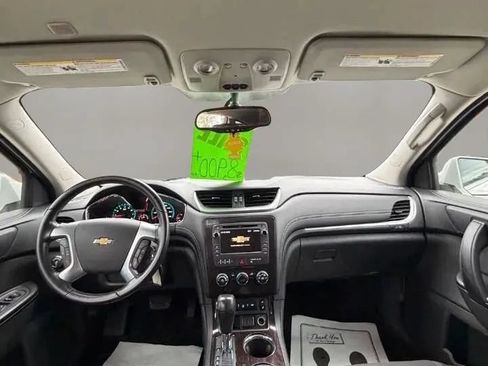 Used 2017 Chevrolet Traverse LT w/ Style and Technology Package AWD/4WD image 12