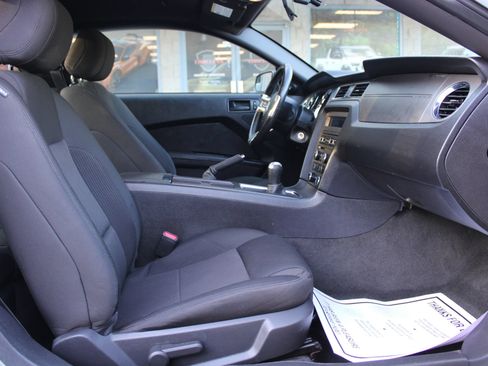 Used 2013 Ford Mustang GT RWD image 17