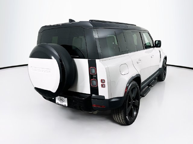 Used 2026 Land Rover Defender 110 S AWD/4WD image 5