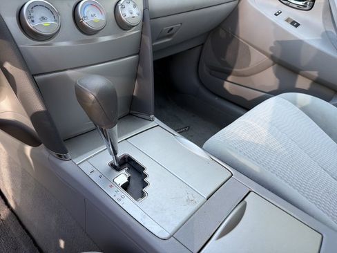 Used 2011 Toyota Camry LE FWD image 16