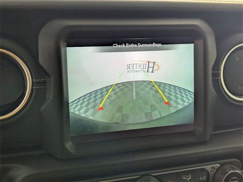 Used 2021 Jeep Wrangler Unlimited Sahara w/ Dual Top Group image 17