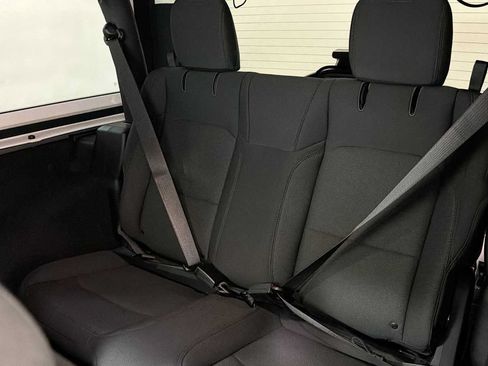 Used 2018 Jeep Wrangler Sport AWD/4WD image 23