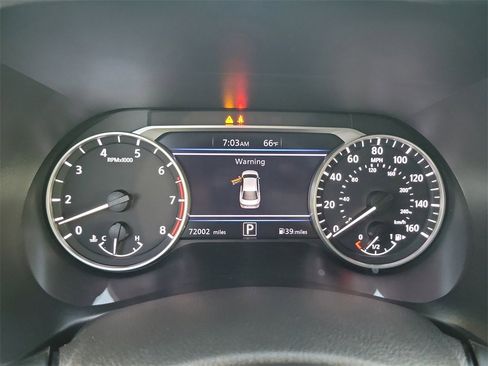 Used 2023 Nissan Sentra SR w/ Trunk Package image 16