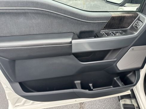 Used 2022 Ford F150 Lariat w/ Equipment Group 502A High image 11