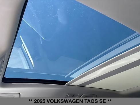 Used 2025 Volkswagen Taos SE w/ Panoramic Sunroof Package AWD/4WD image 28