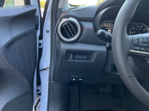 New 2025 Nissan Versa SR w/ Trunk Package image 22