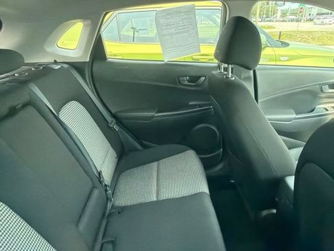 Used 2018 Hyundai Kona SE FWD image 2