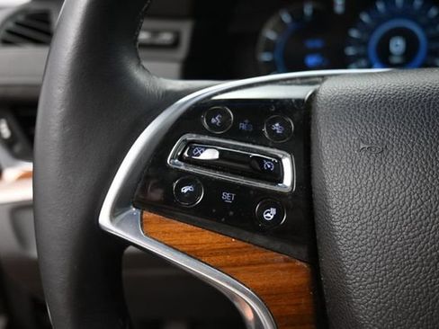 Used 2017 Cadillac Escalade Luxury AWD/4WD image 20
