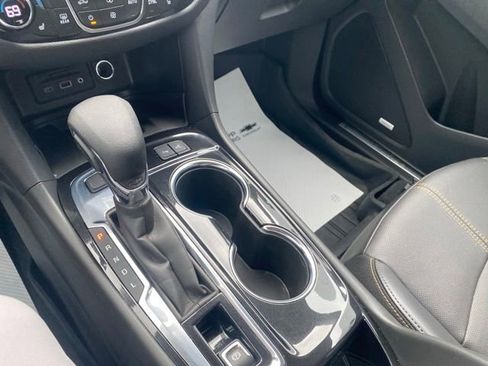 Used 2023 Chevrolet Equinox Premier AWD/4WD image 16