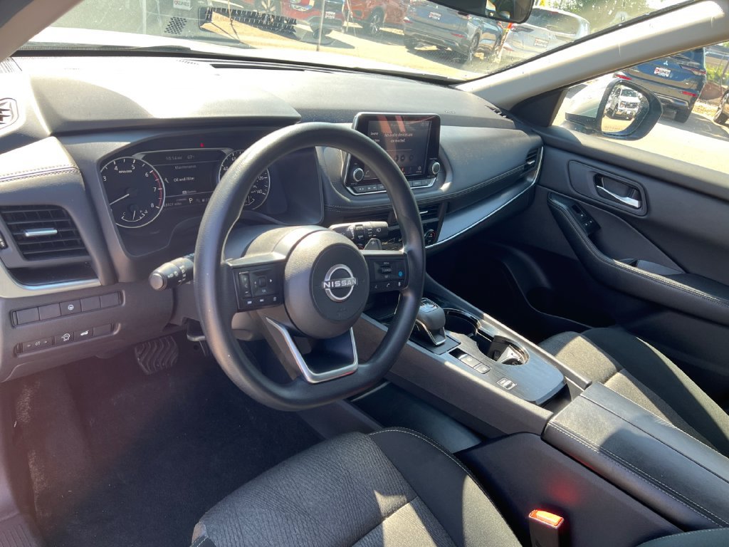 Used 2024 Nissan Rogue SV FWD image 18
