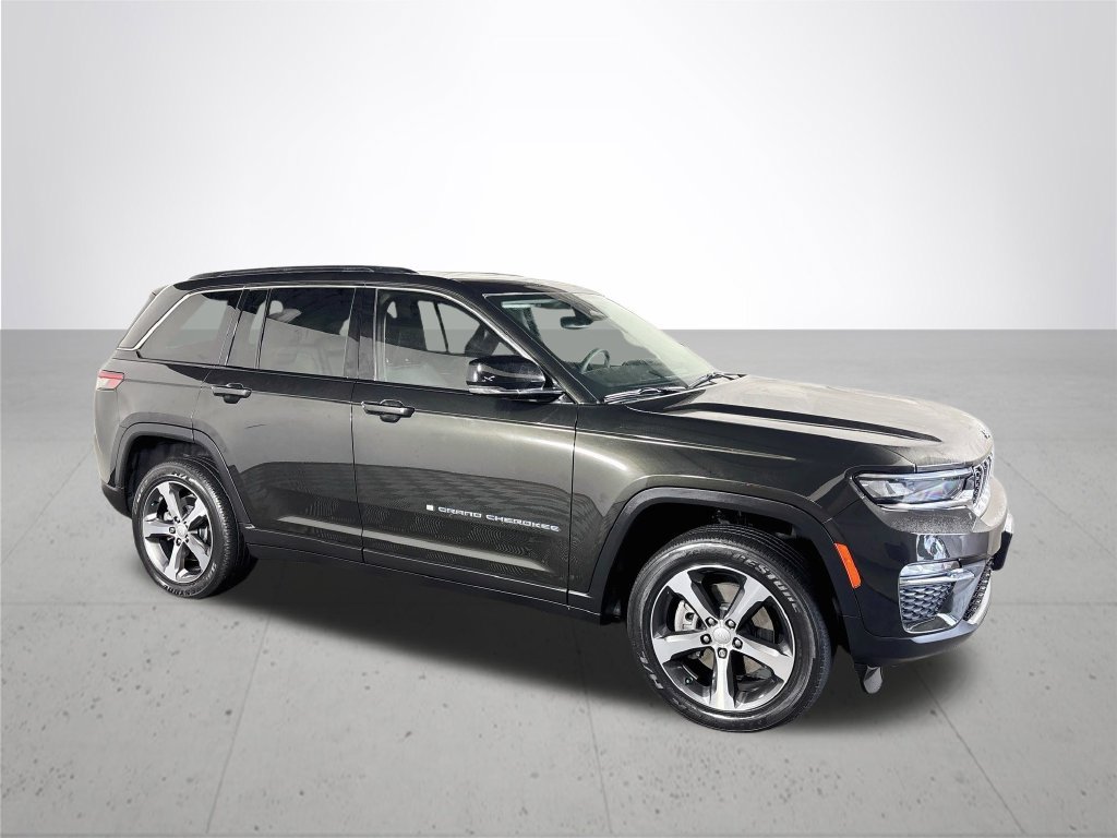 Used 2023 Jeep Grand Cherokee 4WD 4xe image 5